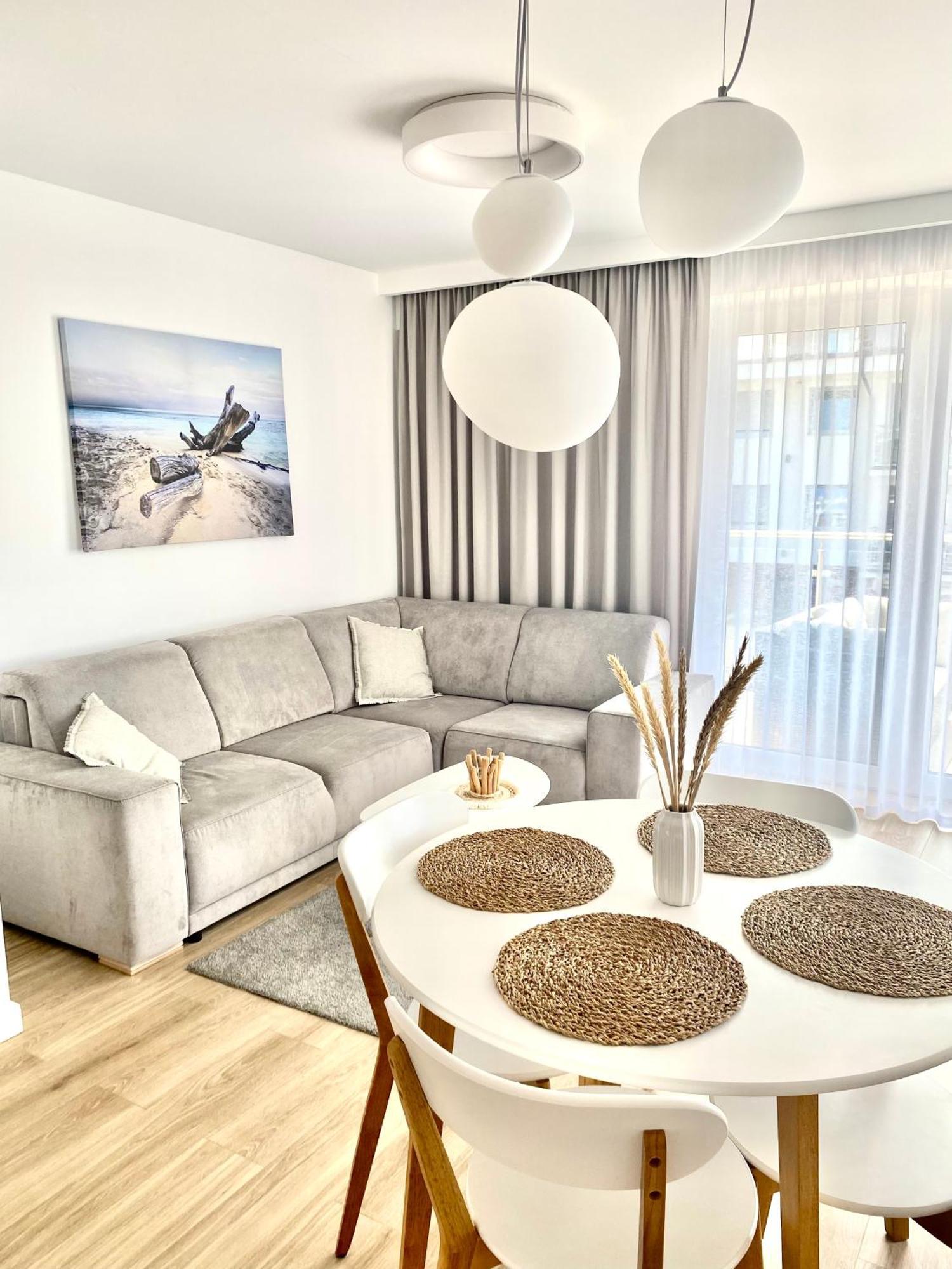 Apartament Nadmorski Z Basenem Klifowa Rewal Exterior photo